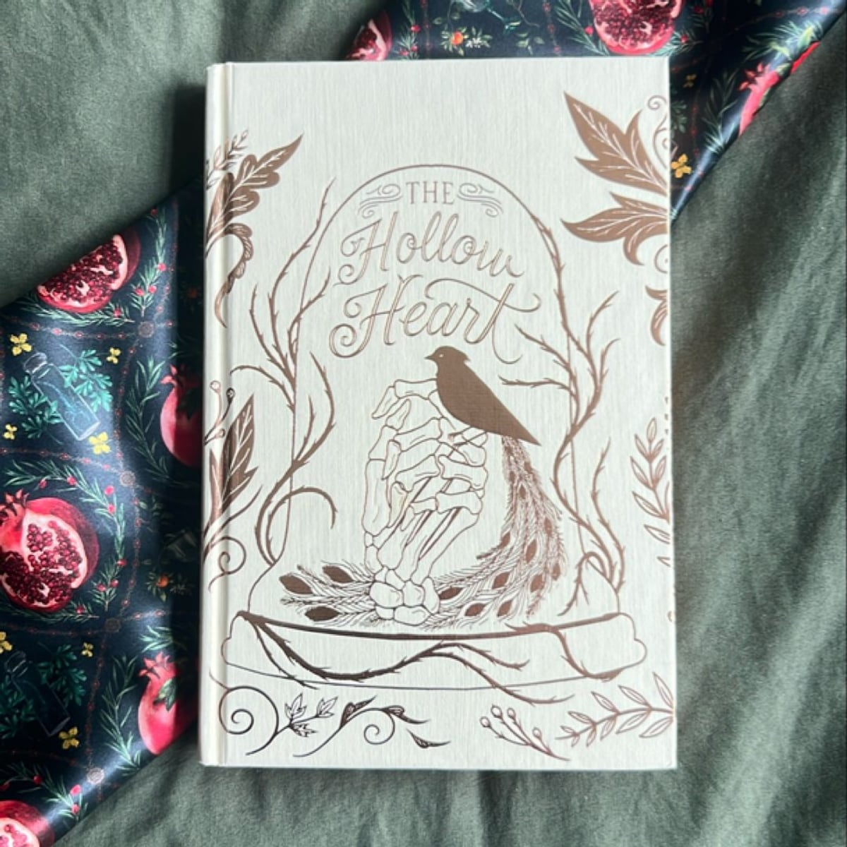 The Hollow Heart by Marie Rutkoski, Hardcover Pangobooks
