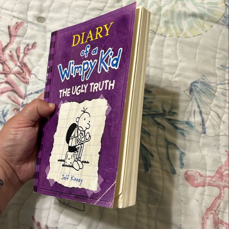 The Ugly Truth (Diary of a Wimpy Kid #5)