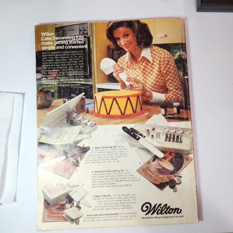 1977 Vintage Wilton Yearbook Cake Decorating 