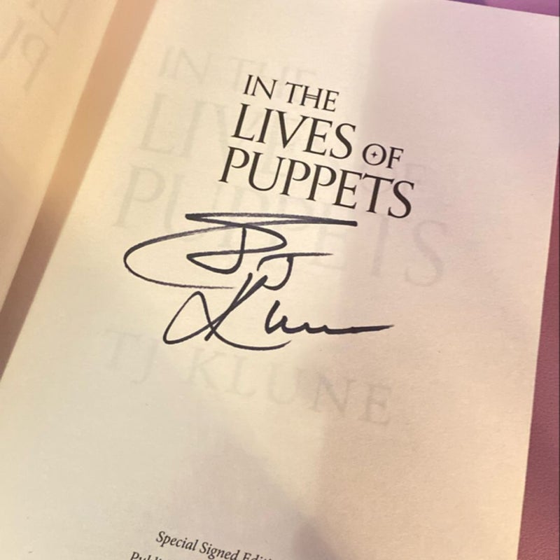 In the Lives of Puppets (Fairyloot Special Edition)