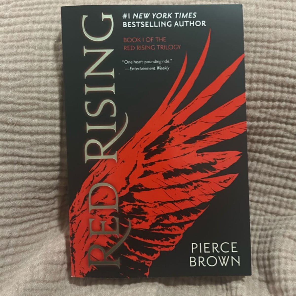 Red Rising by Pierce Brown, Paperback | Pangobooks