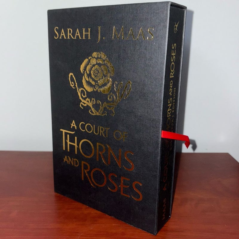 A Court of Thorns and Roses collector’s edition