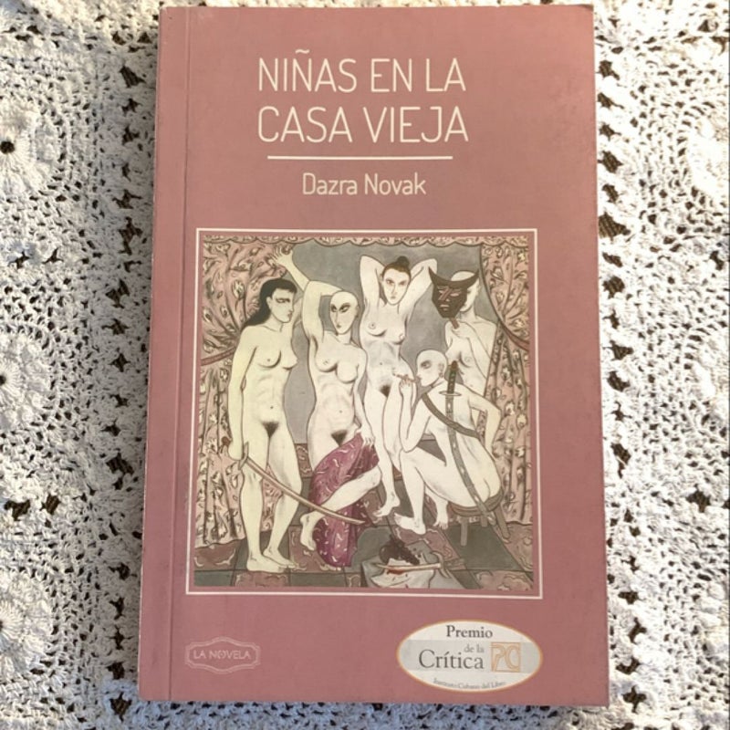 Niñas en la casa vieja