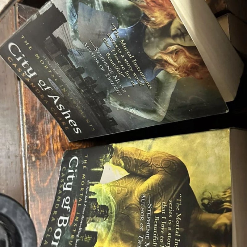 The Mortal Instruments: Books 1-4 Paperback Set Cassandra Clare