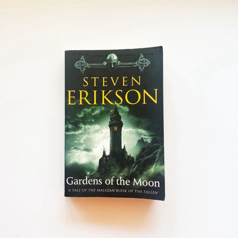 Gardens of the Moon (Trade Paperback Edition)