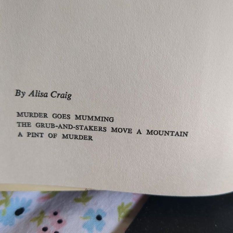 Murder Goes Mumming 