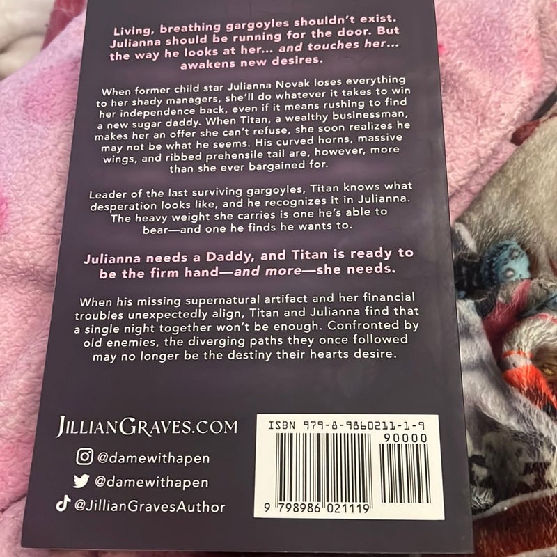 Titan by Jillian Graves, Paperback Pangobooks