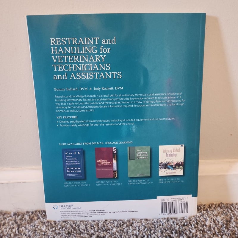 Restraint and Handling for Veterinary Technicians and Assistants