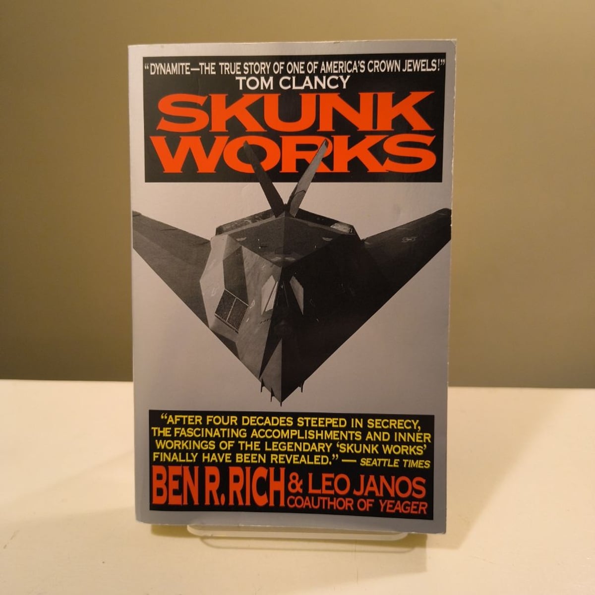 Skunk Works by Leo Janos, Ben R. Rich