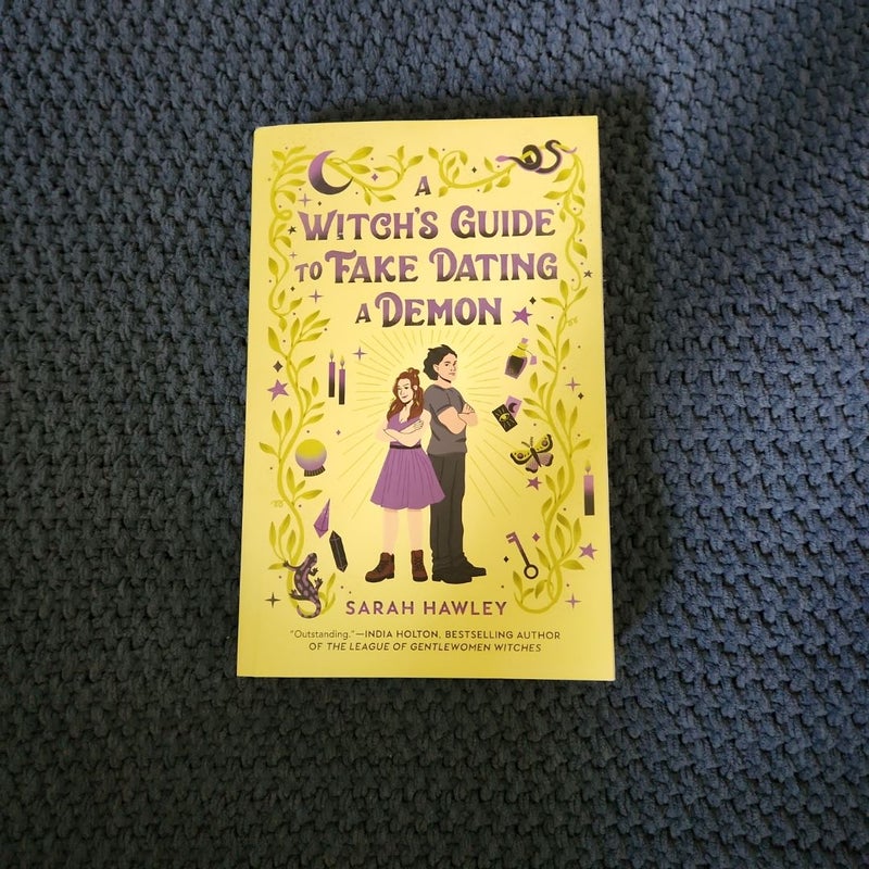 A Witch's Guide to Fake Dating a Demon