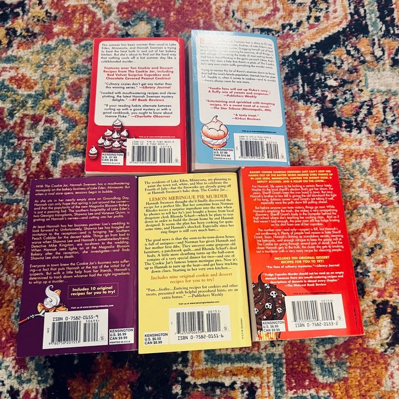 Lot of 5 Cozy Mystery Paperbacks by Joanne Fluke, Hannah Swensen Series GOOD