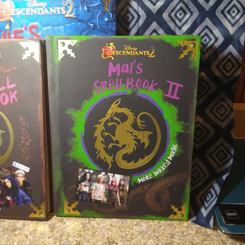 Descendants: Mal's Spell Book