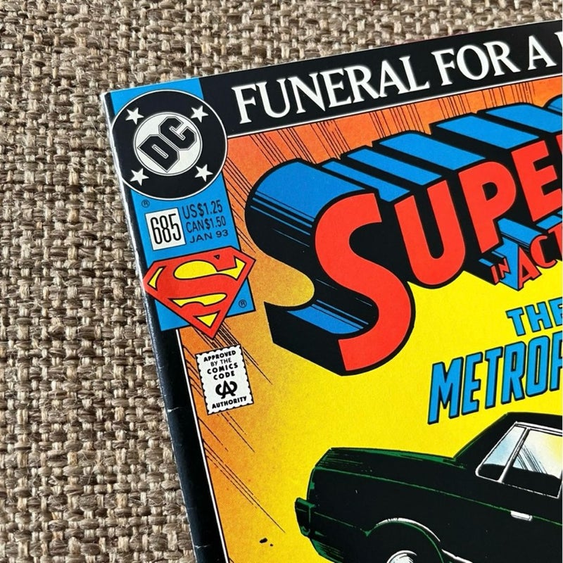 DC Comics Supergirl in Action Comics Funeral for a Friend / 2 Comic Book