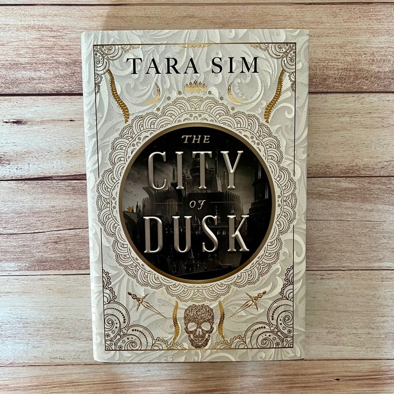 City of Dusk (The Dark Gods #1)