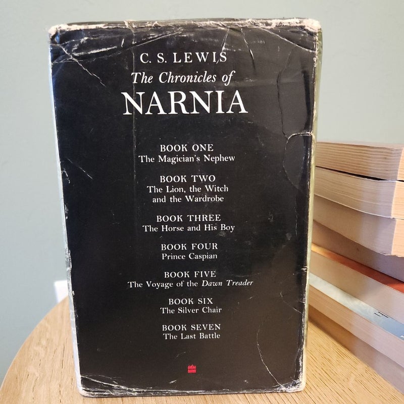 The Chronicles of Narnia Rack Paperback 7-Book Box Set