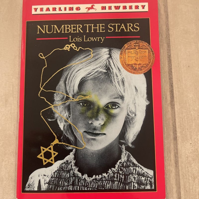 Messenger and Number the Stars 2 book set