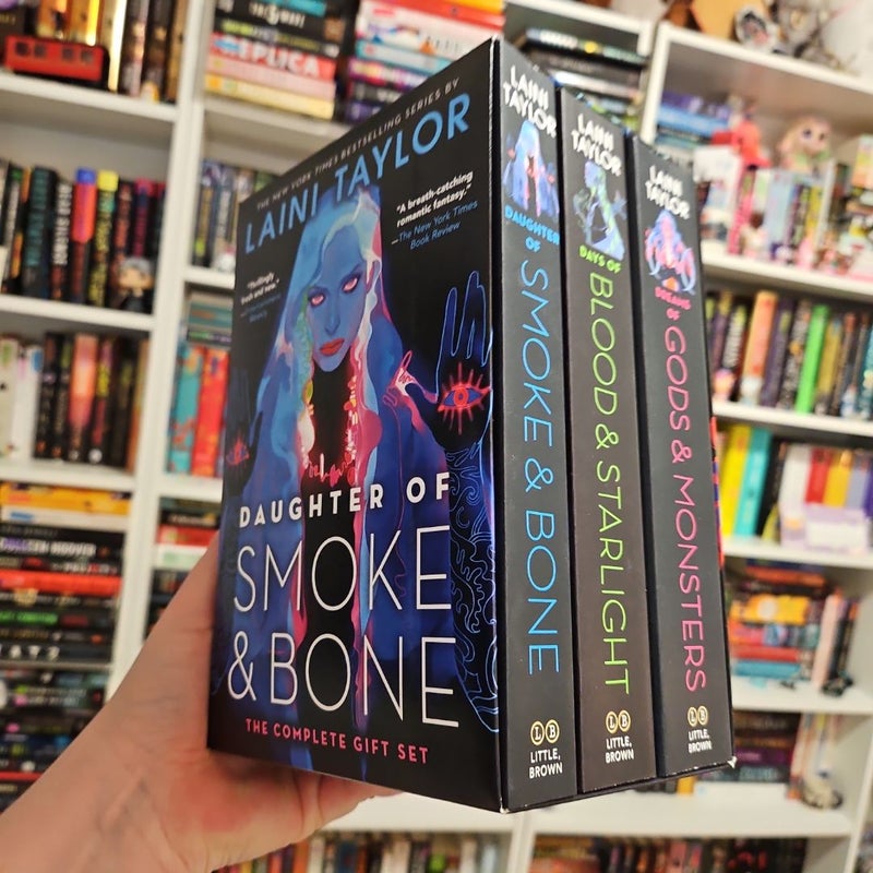 Daughter of Smoke and Bone: the Complete Gift Set