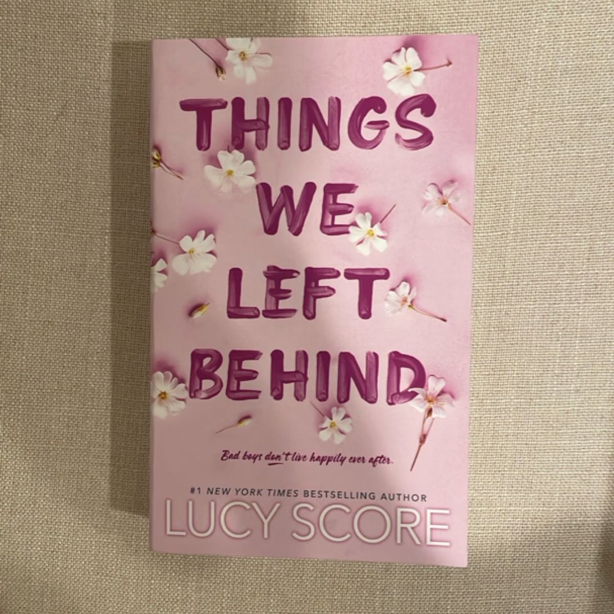Things We Left Behind by Lucy Score, Paperback | Pangobooks