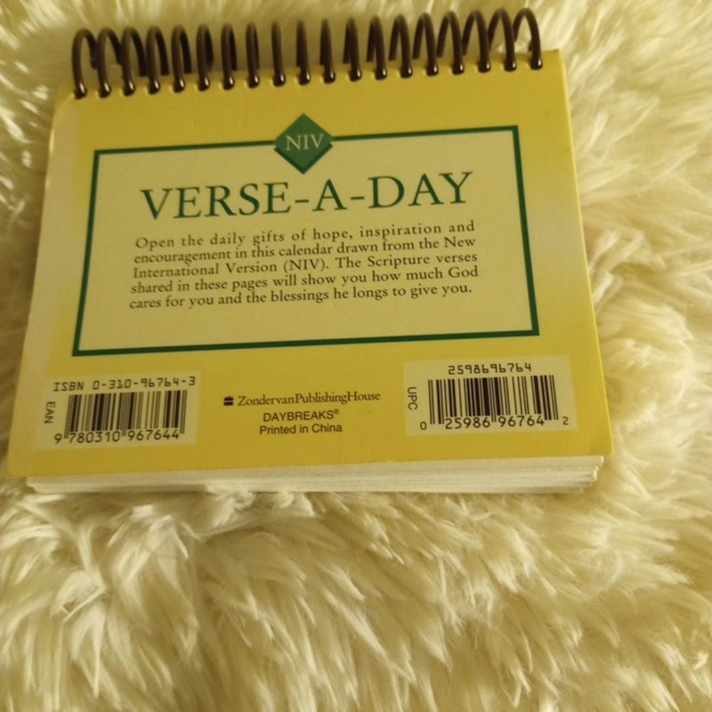 Daybreak NIV Verse-a-Day