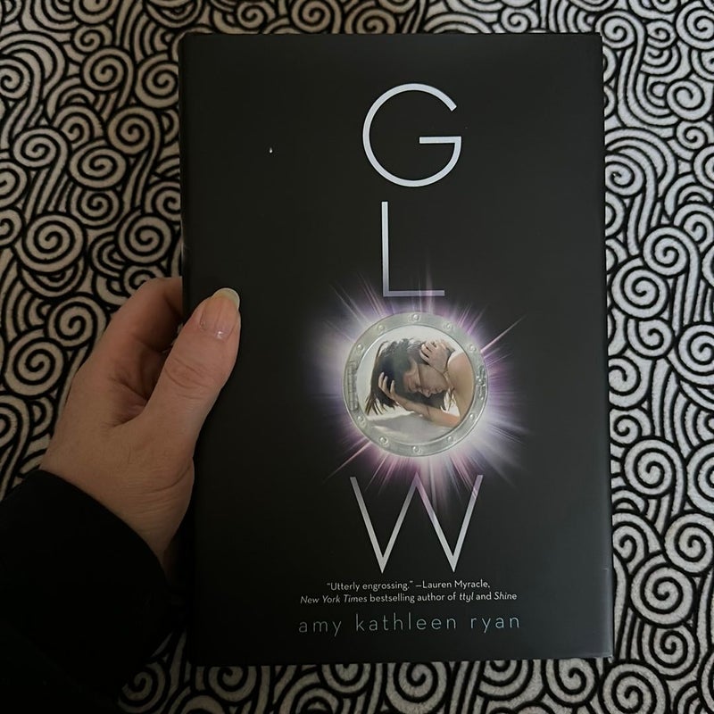 FIRST EDITION Glow