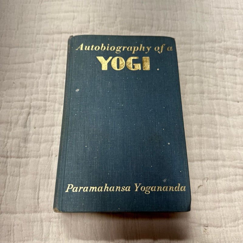 Autobiography of a Yogi 10th edition, HC Rare Vintage 1969