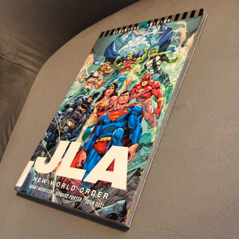 JLA: New World Order (DC Essential Edition)