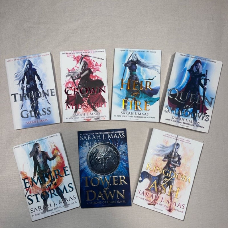 Throne of glass UK paperbacks