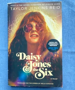 Daisy Jones and the Six (TV Tie-In Edition)