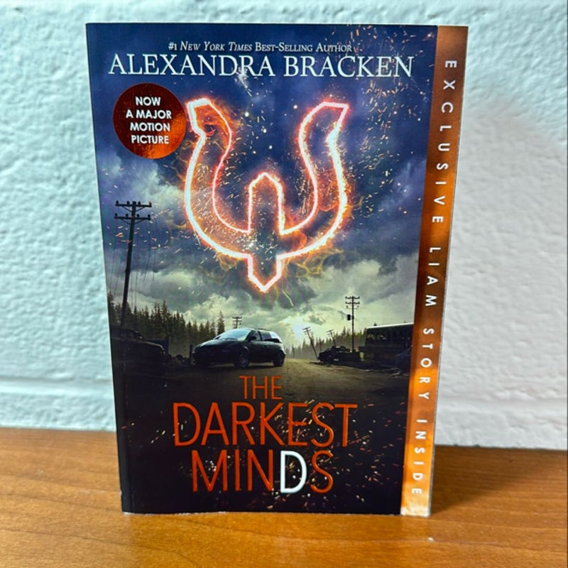 Darkest Minds, Never Fade, In the Afterlight, Through the Dark, The Darkest Legacy