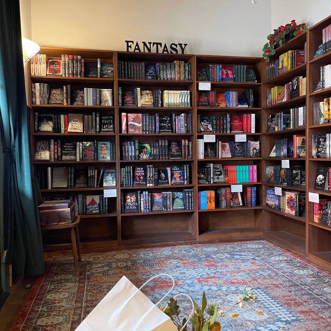 Lisa’s Fantasy, Sci-Fi, and Cookbook Shop