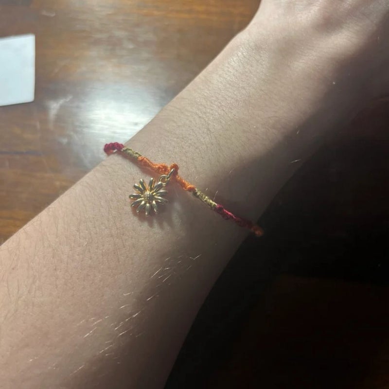 Lovely Little Daisy - Handmade Bracelet