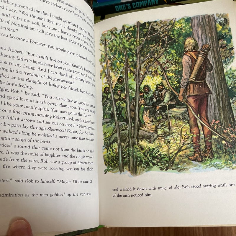 Dandelion Library Adventure of Robin Hood / Pinocchio (2 stories in one flip over book)