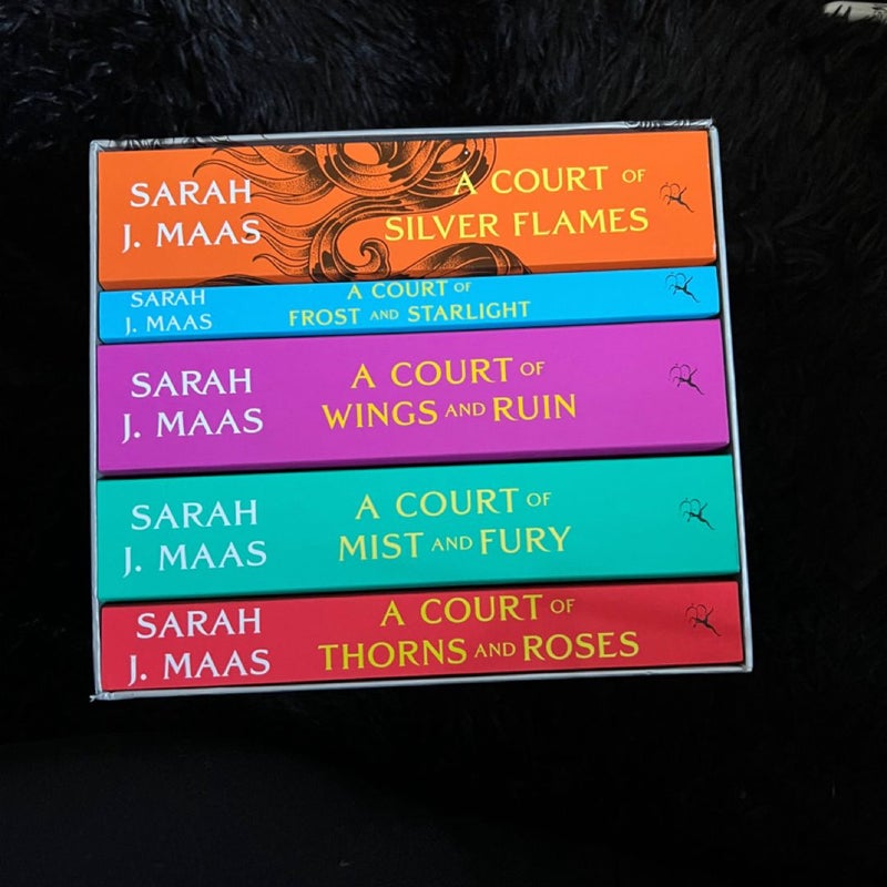 A Court of Thorns and Roses Paperback Box Set (5 Books)