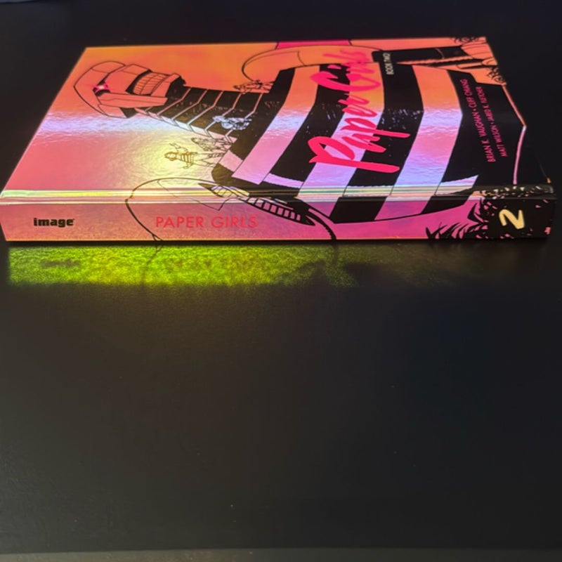 Paper Girls Deluxe Edition Volume 2