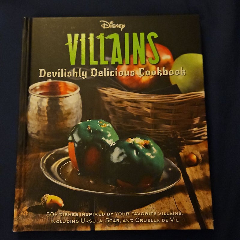 Disney Villains: Devilishly Delicious Cookbook Gift Set [Book]