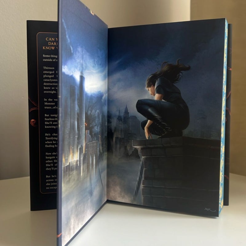 The Wren in the Holly Library (Deluxe Limited Edition)