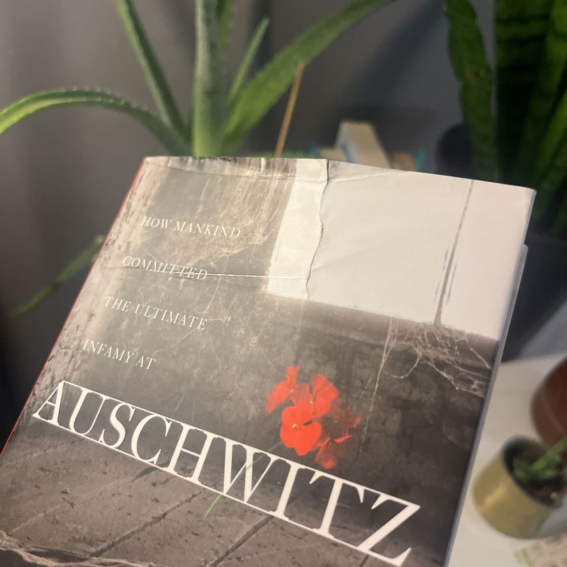 Auschwitz: A new history 