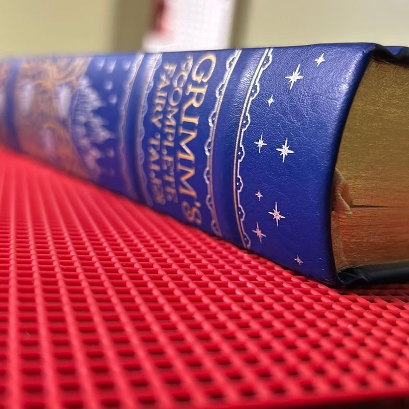 Grimm's Complete Fairy Tales (Barnes & Noble Collectible Classics: Omnibus Edition)