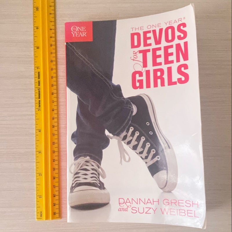 The One Year Devos for Teen Girls
