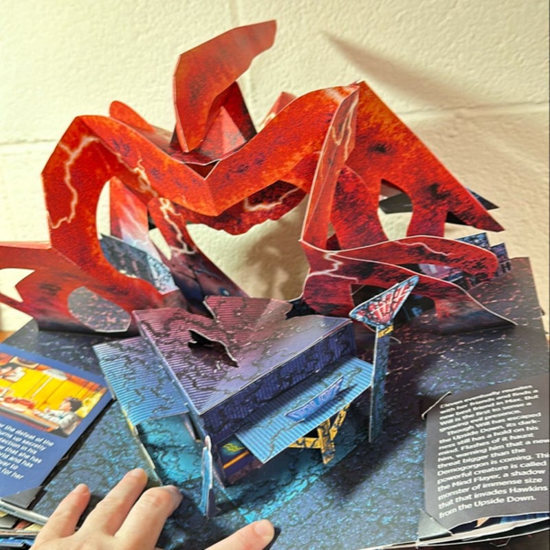 Stranger Things: the Ultimate Pop-Up Book (Reinhart Pop-up Studio)