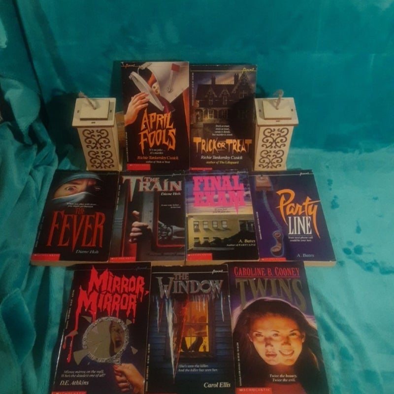 9 Scholastic Point Horror YA Teen Book Lot! Twins by Caroline Cooney,

Mirror, Mirror D.E. Athkins,
The Window Carol Ellis,
A. Bates: Party Line, Final Exam, Richie Tankersley Cusick: Trick or Treat, April Fools,
Diane Hoh: The Train, Fever