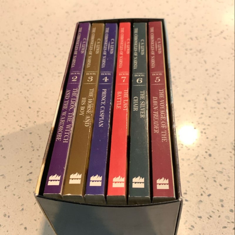 The Chronicles of Narnia Paperback 7-Book Box Set