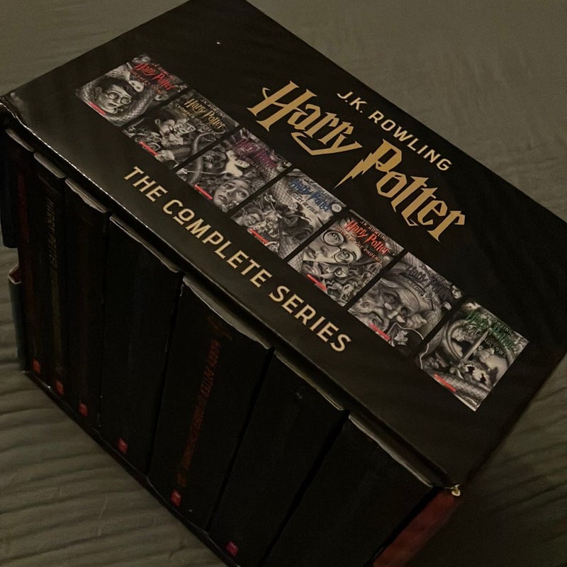 Harry Potter Books 1-7 Special Edition Boxed Set