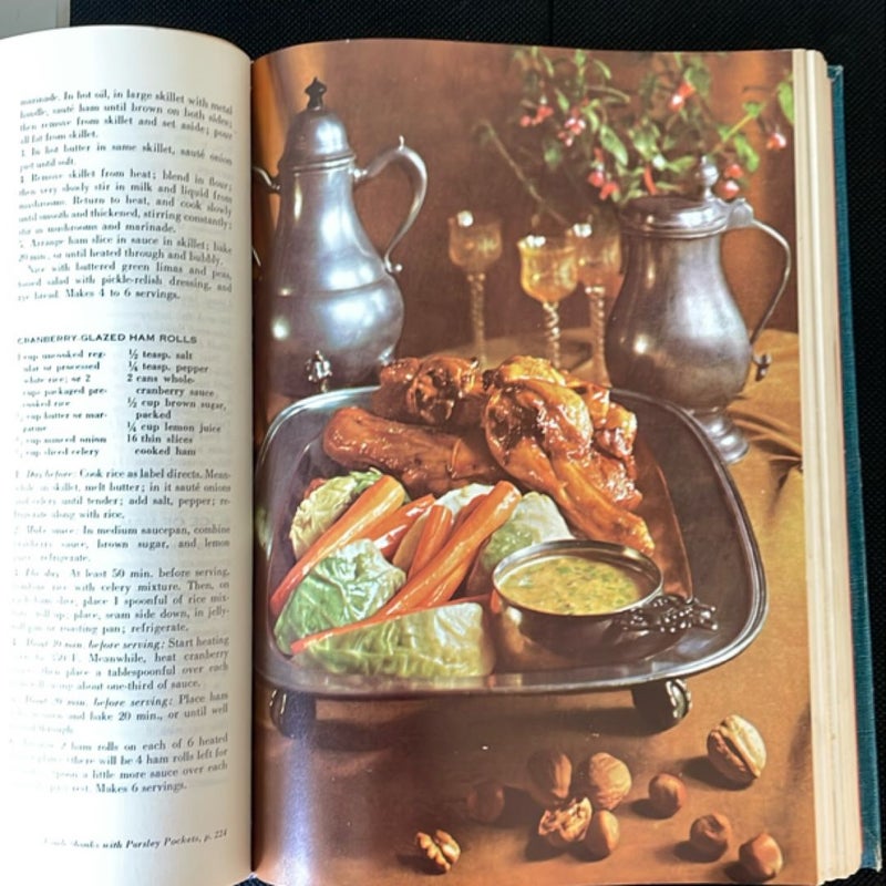 Vintage - Good Housekeeping Cookbook 