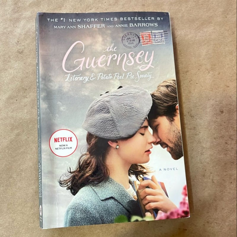 The Guernsey Literary and Potato Peel Pie Society (Movie Tie-In Edition)