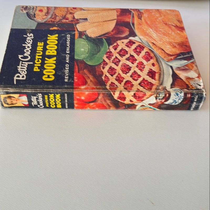 Vintage 50s Betty Crocker Picture Cookbook revised and enlarged 2nd edition