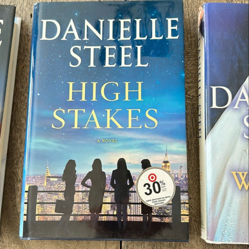 Bundle of 4 Danielle Steel Books