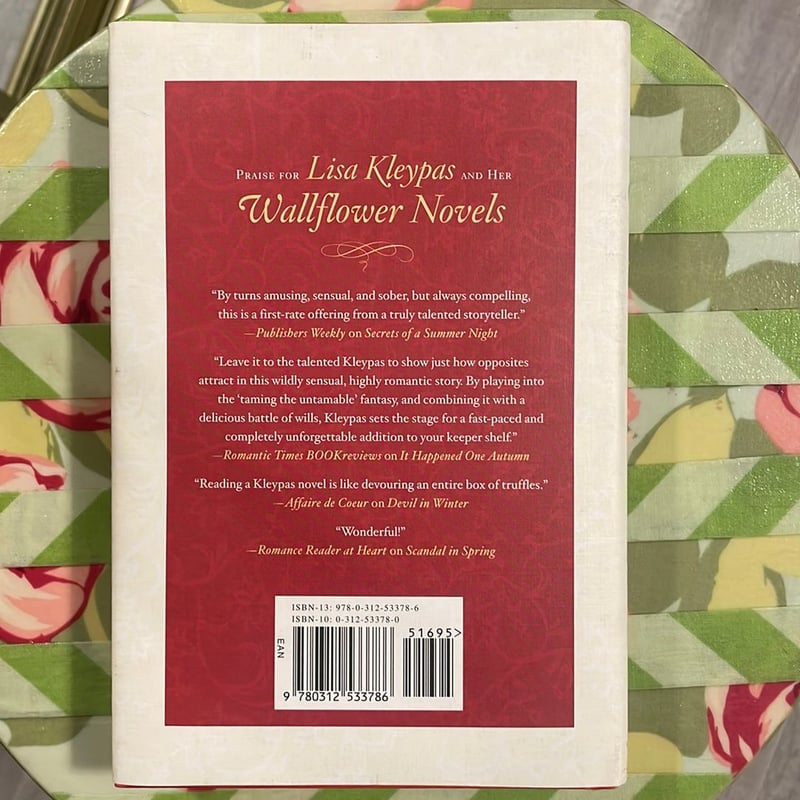 A Wallflower Christmas by Lisa Kleypas, Hardcover Pangobooks