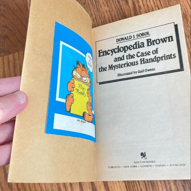 Encyclopedia Brown and the Case of the Mysterious Handprints