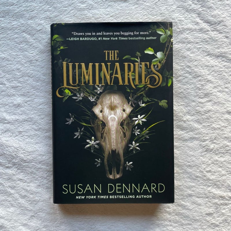 *harcover NEVER READ The Luminaries